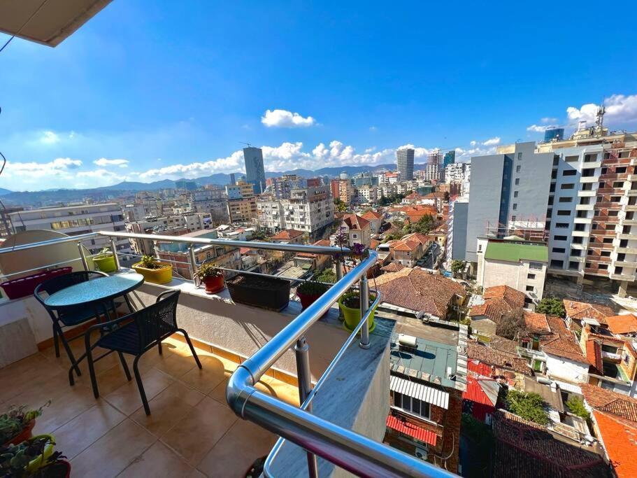 Central Tirana Flat Near Bazaar Exteriör bild