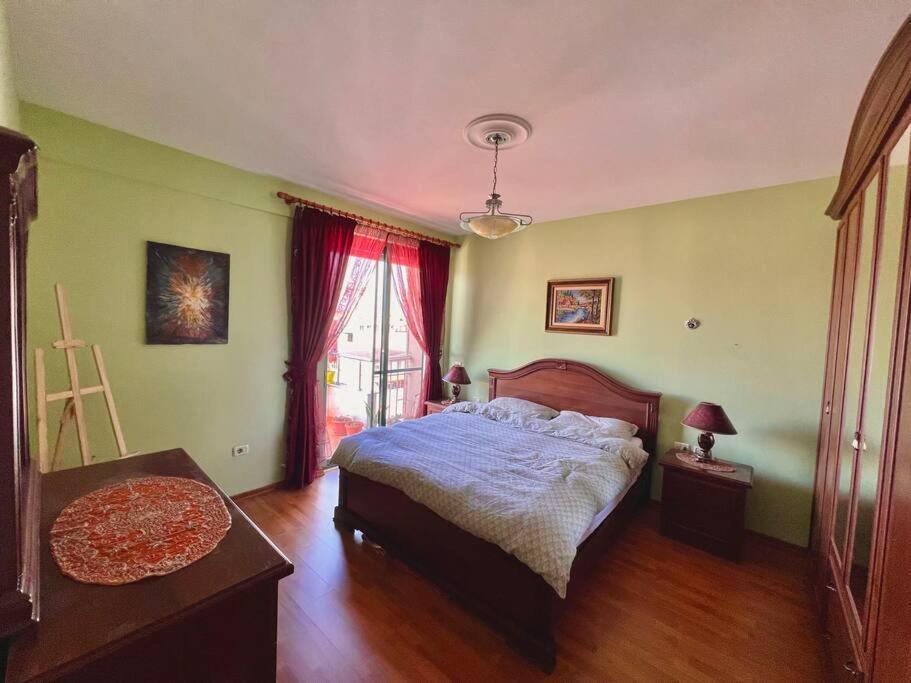 Central Tirana Flat Near Bazaar Exteriör bild