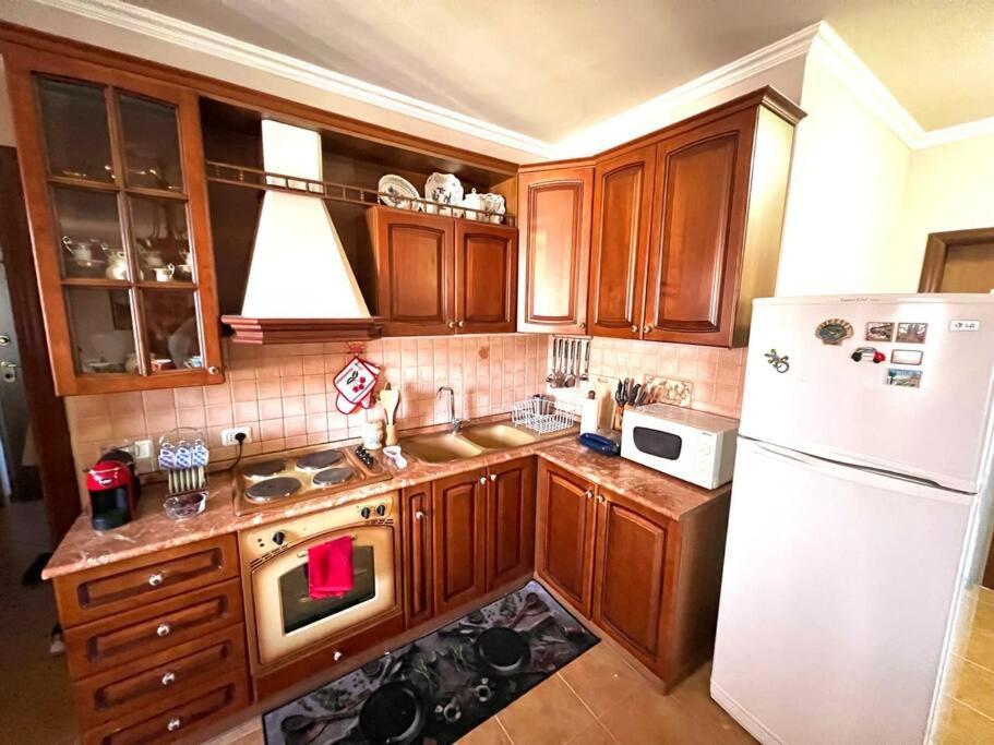 Central Tirana Flat Near Bazaar Exteriör bild