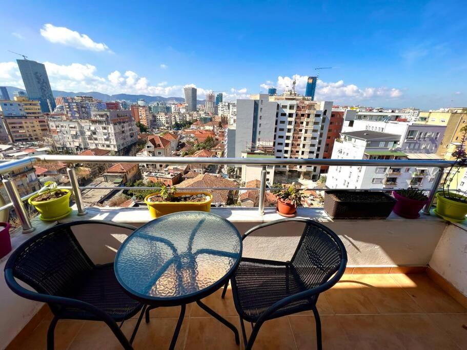 Central Tirana Flat Near Bazaar Exteriör bild