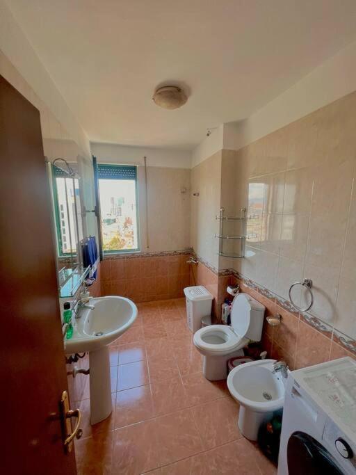 Central Tirana Flat Near Bazaar Exteriör bild